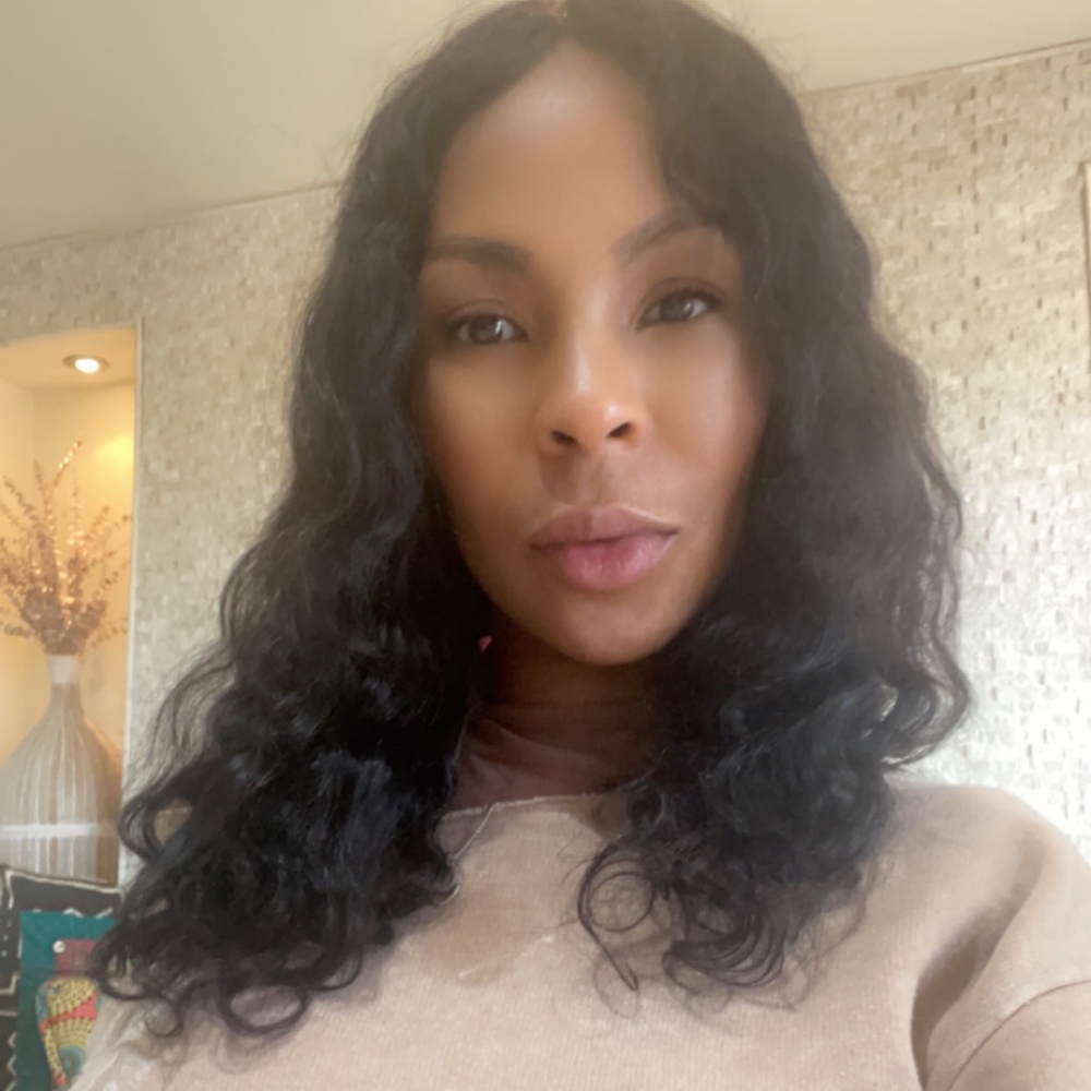 Meet your Posher, Bossbabe